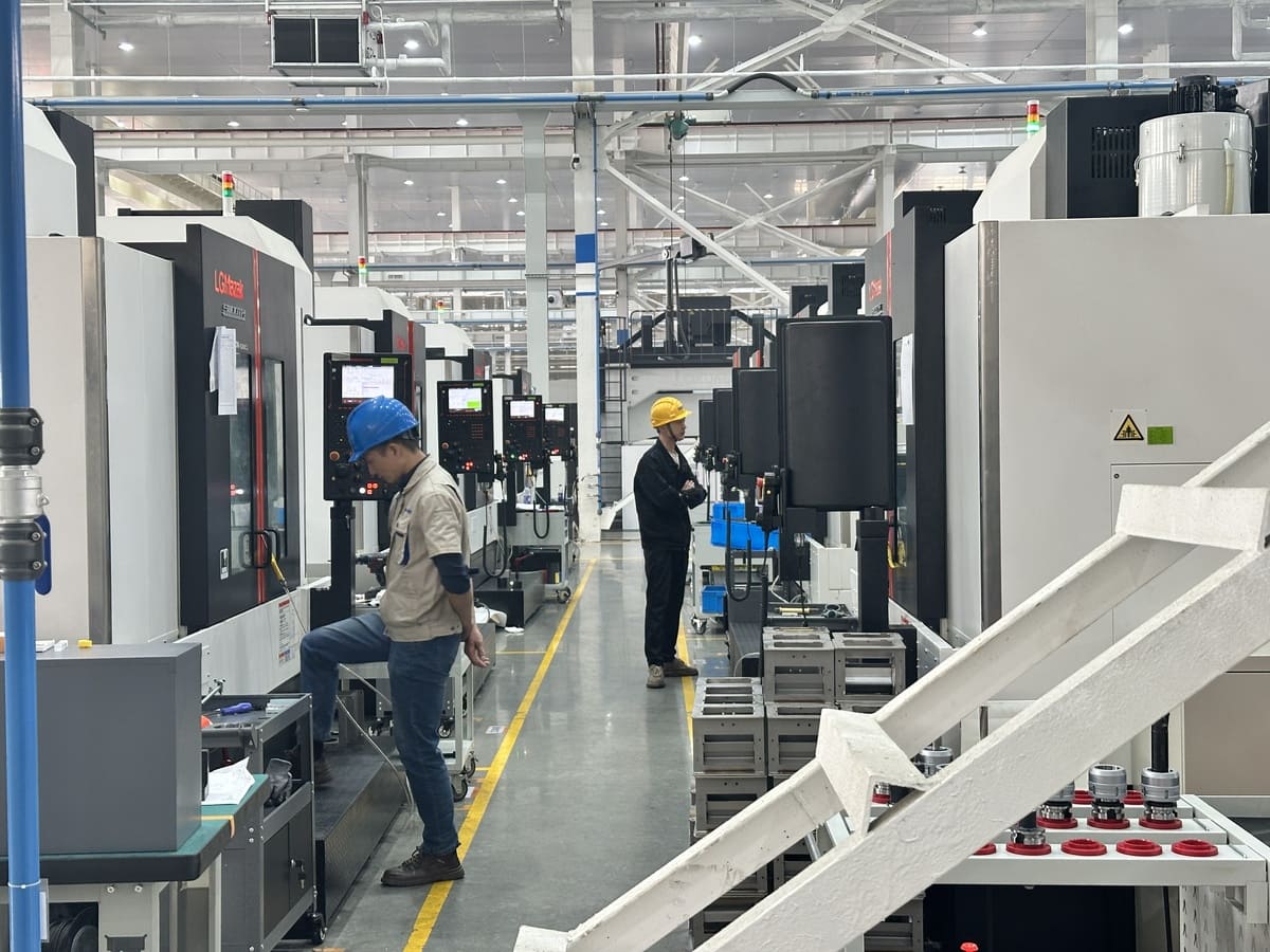 NAITE TECH 5-axis milling machine workshop NAITE TECH 5-axis milling machine workshop